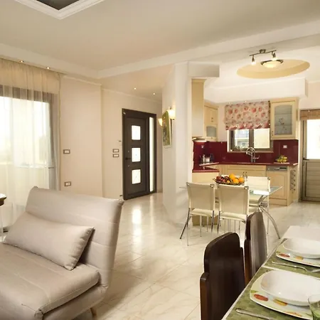 Villa Anthira *